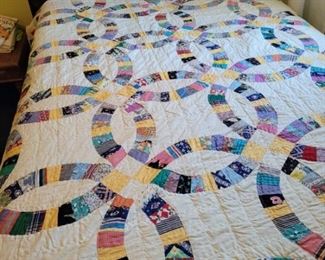 Double Wedding Ring Quilt