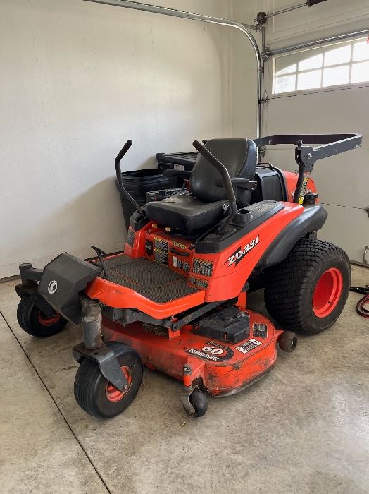 Estate sale in St. Joseph in Saint Joseph, IL starts on 11/3/2022