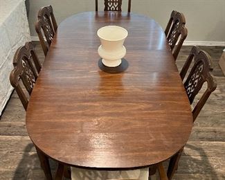 Vintage Bassett Dining Table & Chairs