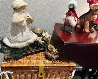 Wicker storage basket 