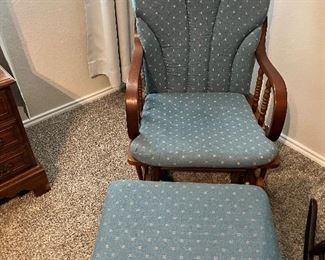 Rocker with ottoman 
