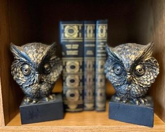 Cute metal owl book ends 