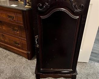 Jewelry Dresser 