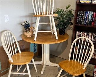 Wood table with 4 chairs 