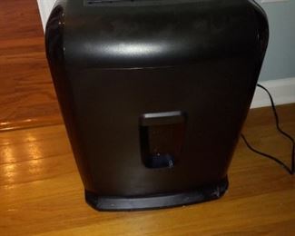 Staples shredder  $15