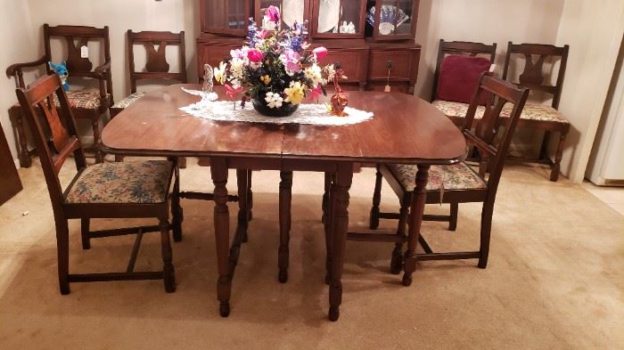 Dining room table w/6 chairs