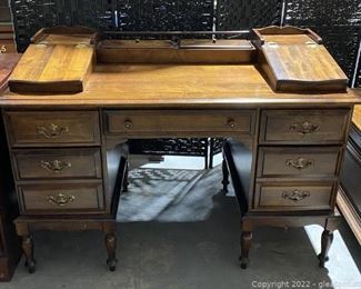 Early American Style Writing Desk