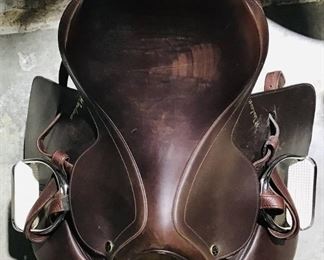 M Toulouse Double Leather Saddle in Brown