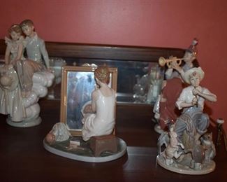 Beautiful, Unique and Very Rare is this Collection of limited edition LLADRO, Norman Rockwell Figurines. Each depicts a scene from the Saturday Evening Post. LLADRO obtained permission to do a limited edition of 5,000 ( the 5,000 were never completed). That makes the piece even more limited. 
What makes this set so very rare is that each piece is numbered with series #63 of 5,000! Making it rarer is that the complete set is here, in perfect condition, waiting for the ultimate collector. What makes it even rarer yet is that many of these pieces are signed by the LLADRO Artist. 
We are selling this set as a complete collection. The most sought after of LLADRO COLLECTIONS, Complete, Beautiful, Perfect, Rare, a Once in a Lifetime Opportunity to own this magnificent set! Waiting for you! Waiting for your offer! For more information, and/or to place an offer please phone (615) 364-3726.
 Estimated range of $5k - $10K. 
