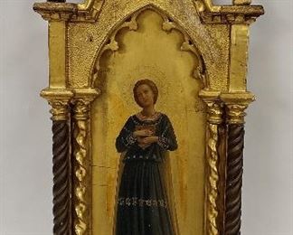 ITALIAN RENAISSANCE REVIVAL GILT WOOD TABERNACLE WALL PLAQUE. HAND PAINTED ANGEL IN THE MANNER OF FRA ANGELICO