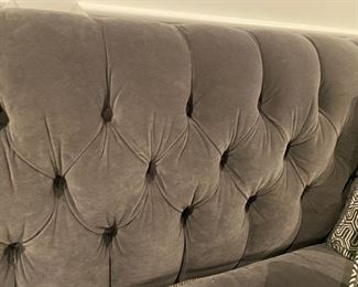 Bernhardt Beckett sofa - like new  $1200.00                                         33"h x 82" long x 37"d 
