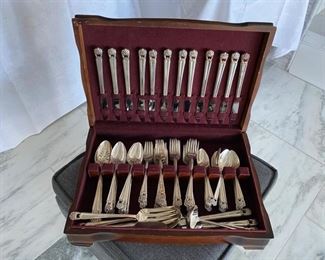 Rogers Bros. "Eternally Yours" silver-plated flatware       113 pcs.