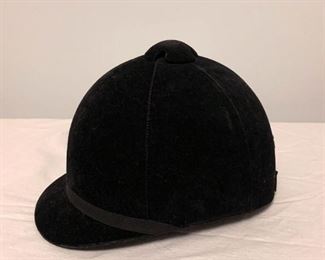 Vintage Black Velvet Equestrian English Riding Hat - XS
$25

This hat from 1960s/1970s vintage velvet riding hat. Rarely used.

It is extra small. 

There are no rips. It is in great condition.