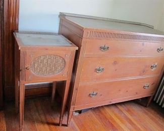 Art Deco Oak Bedroom Set Twin Bed, Bureau and Dressing Table with Green Leather
Five (5) Piece Oak Bedroom Set Twin Bed, Bureau and Dressing Table with Green Leather Ornamentation            $200

This solid oak bedroom set creates a beautiful setting. For rooms of any shape, size, and color. The headboard and green leather topped dressing table, bureau and nightstand have a tasteful, sturdy and timeless design. 

Set includes: 
  
One (1) Bureau with plenty of storage space [43” x 19” 34”]
One (1) Nightstand [15” x 12” 29”]
One (1) Bench/stool [71” x 38” x 10”]
One (1) Dressing table  with built in mirror [36” x 32” x 16.5”]
One (1) Mirror  [40” x 32”]
One (1) Twin Bed [81” x 42” headboard + footboard x 29” high]
One (1) Posturepedic Mattress [71” x 38” x 10”]
One (1) Posturepedic Box spring

Circa 1930s/1940s classic bedroom set with original leather. The mattress and box spring were hardly used. 

You won’t find a better made set.
