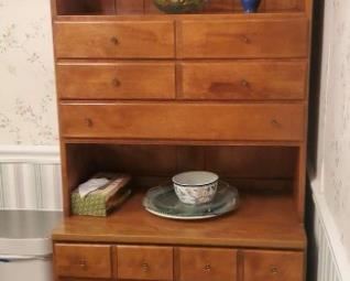 Ethan Allen kitchen hutch