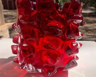 This brutalist glass is the BOMB!!!