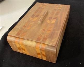 Nice inlaid wood jewelry box about 7-1/2 x 11-3/4 inches