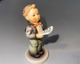 Goebel Hummel NIB Soloist #135/4/O TMK 8 - 3 inches tall