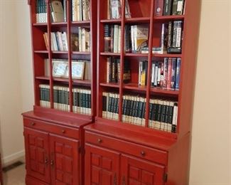 Desirable vintage book shelves