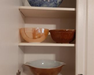 Pyrex, fire king, ceramic