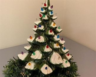 Vintage Atlantic Mold Ceramic Christmas Tree with Lights (16" Tall)