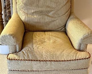 Very Casual and comfortable Accent Chair