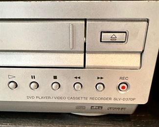 Sony SLV-0370P DVD Player/Video Cassette Recorder