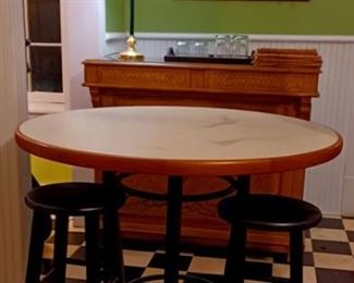 Cafe Table & Bar Stools