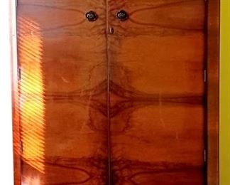 Impressive Woodgrain Design on Large Antique English Double Door Wardrobe