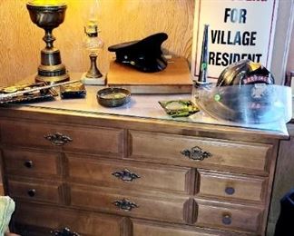 Dresser, matching chest of drawers
