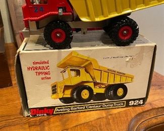Dinky toy dump trunk w/box