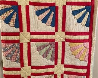Handmade fan pattern quilt