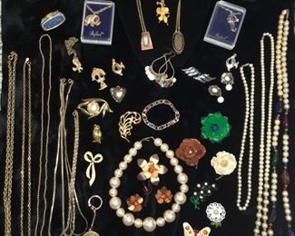 #7. Chains, Brooches, Pearls