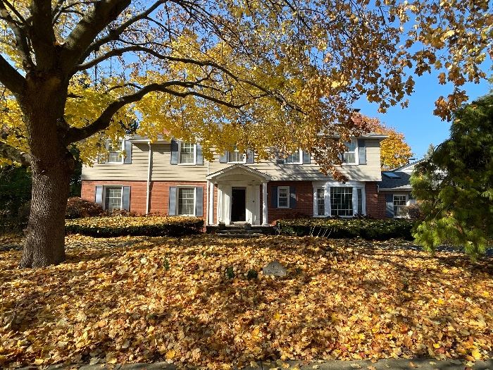 Large Bloomfield village estate sale by Everything... starts on 11/4/2022