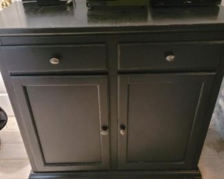 Hutch with cabinets DEN
