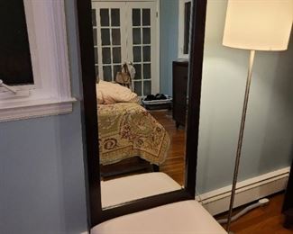 Sitting Mirror Master