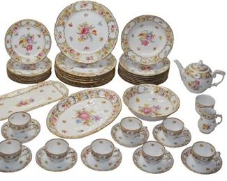 21- 45 PCS. OSCAR DE LA RENTA "ROYALE" DINNER SERVICE