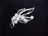 mikimoto brooch