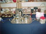 Beautiful tea set in super condition with matching tray