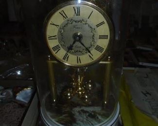 Capodimonte anniversary clock