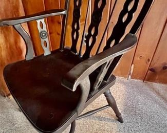 179. Windsor Chair (22" x 22" x 36")