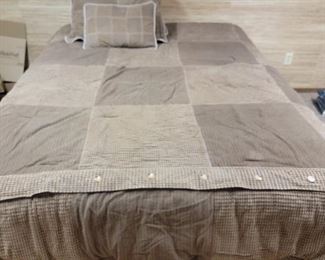 QUEEN COMFORTER SET