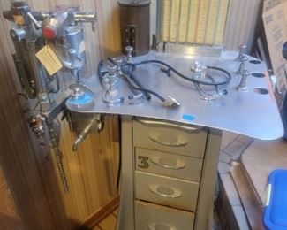 VINTAGE ANESTHESIA EQUIPMENT 