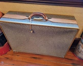 hartmann tweed luggage