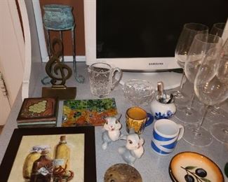Assorted Kitchen Contents (Glassware, China, Dishware, Pots & Pans, Etc.)