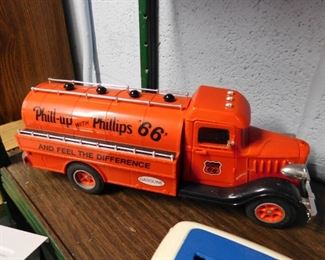 Phillips '66 Toy Truck