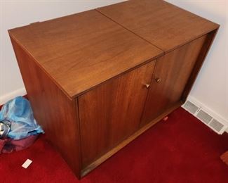 Bozak C-305 Urban stereo cabinet