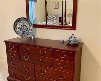 10 drawer dresser & mirror
