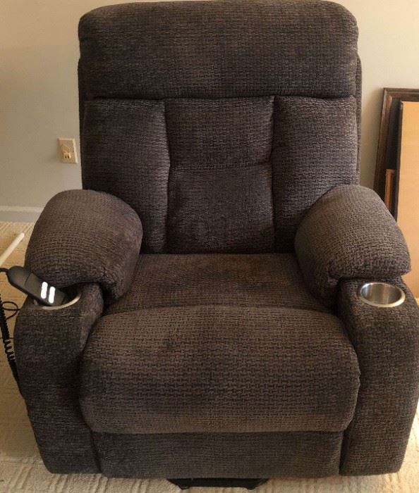 Massage Reclining Lift Chair https://ctbids.com/estate-sale/18696/item/1889485