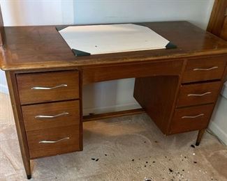 Mid Century Style Desk https://ctbids.com/estate-sale/18696/item/1895197